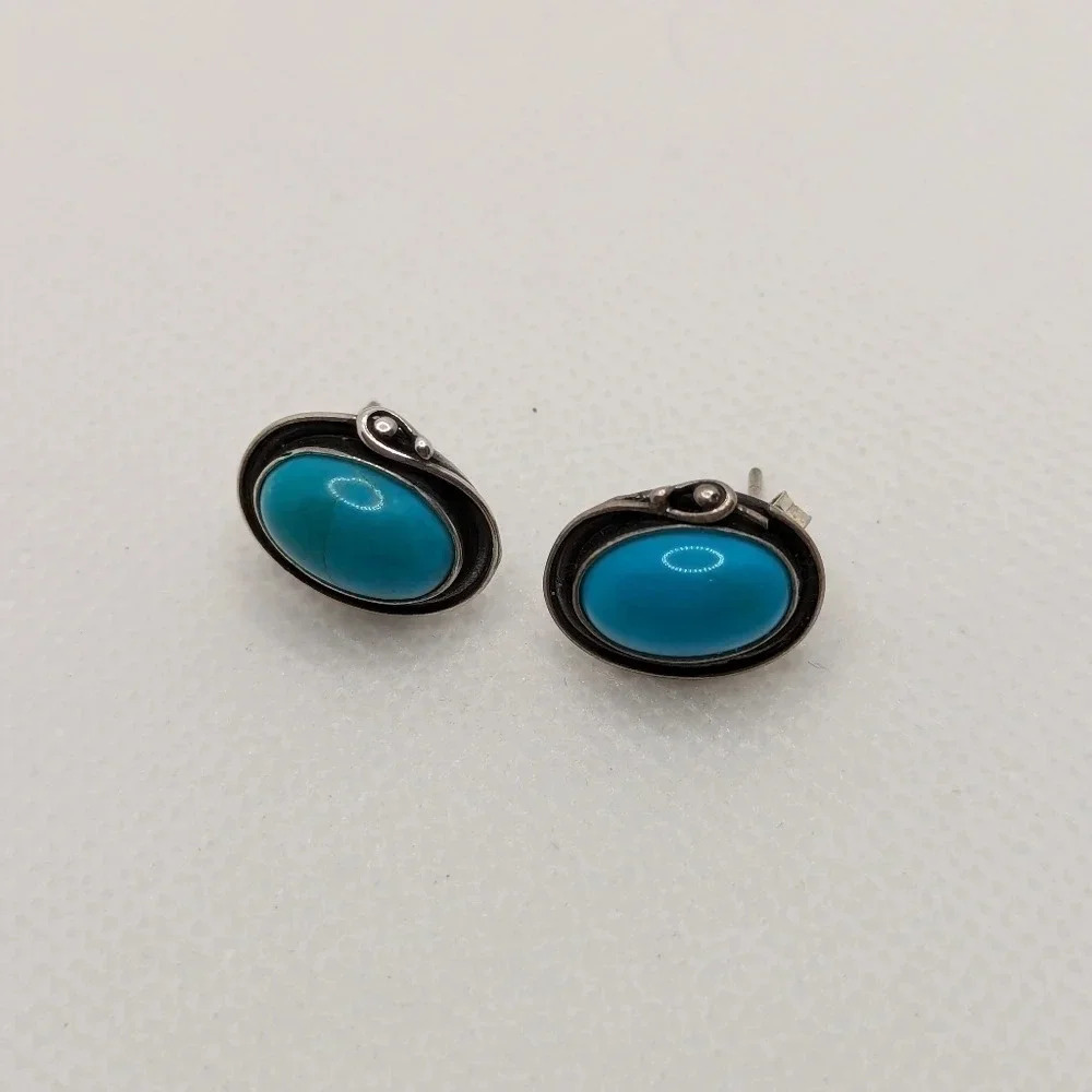 Turquoise sterling studs - Picture 2 of 4